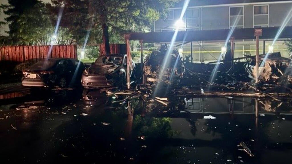 Overnight fire at San Jose housing complex damages more than 20 vehicles, carport — CBS Bay Area (KPIX), Mesquite Community news