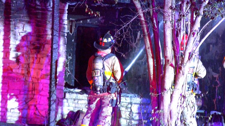One person dies, another person and a dog rescued from Blakeley Drive house fire — KENS 5 (San Antonio), Mesquite Health news