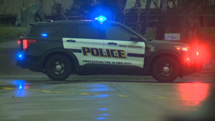 Driver arrested on DWI charge after running red light and crashing into car, police say — KENS 5 (San Antonio), Mesquite Health news