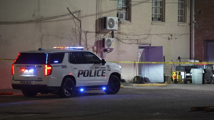 Man airlifted after shooting behind Baytown bar; suspect remains at large, police say — KHOU 11 (Houston), Mesquite Community news