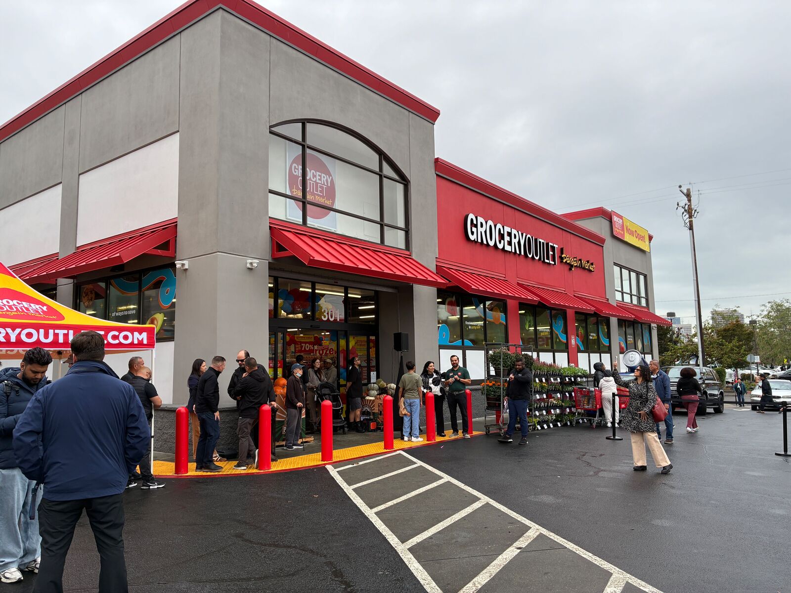 New Grocery Outlet opens in Oakland’s Eastlake neighborhood — The Oaklandside, Mesquite Business news