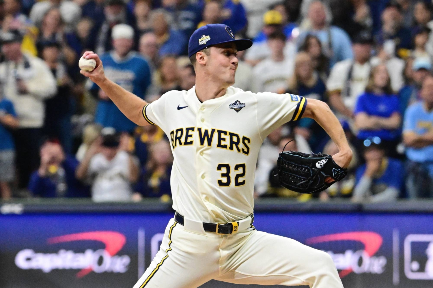  Brewers hold on in ninth to edge Rays in Game 1 of World Series  — Japan Times, Mesquite Sports news